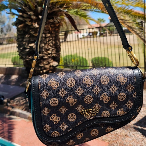 GUESS G-Dream Flap Shoulder Bag - Picture 1 of 9